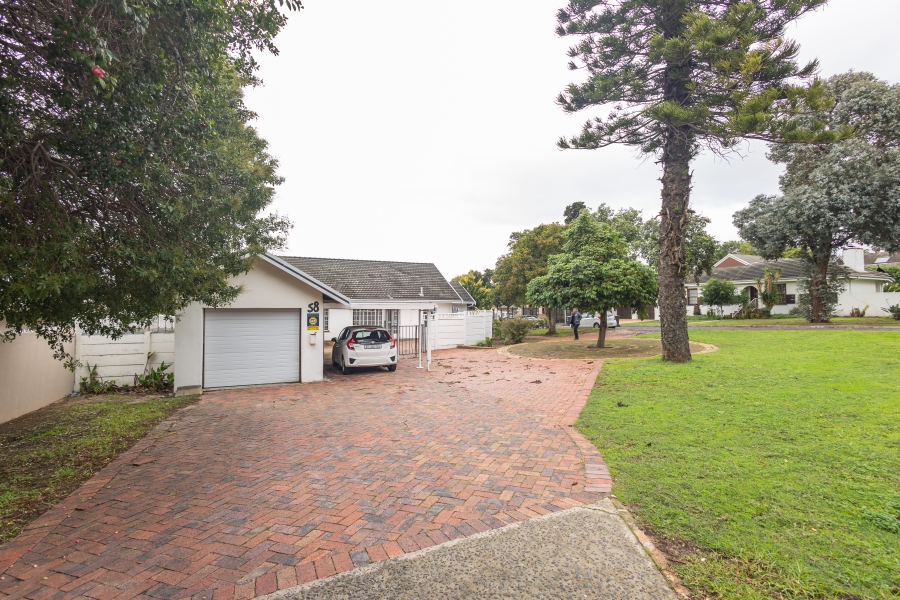 3 Bedroom Property for Sale in Bellair Western Cape